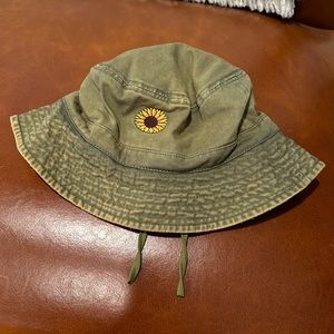 Wild fable women’s adjustable bucket hat